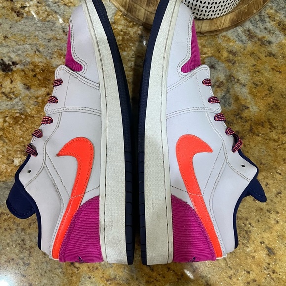 Jordan 1 size 7 - Picture 6 of 9